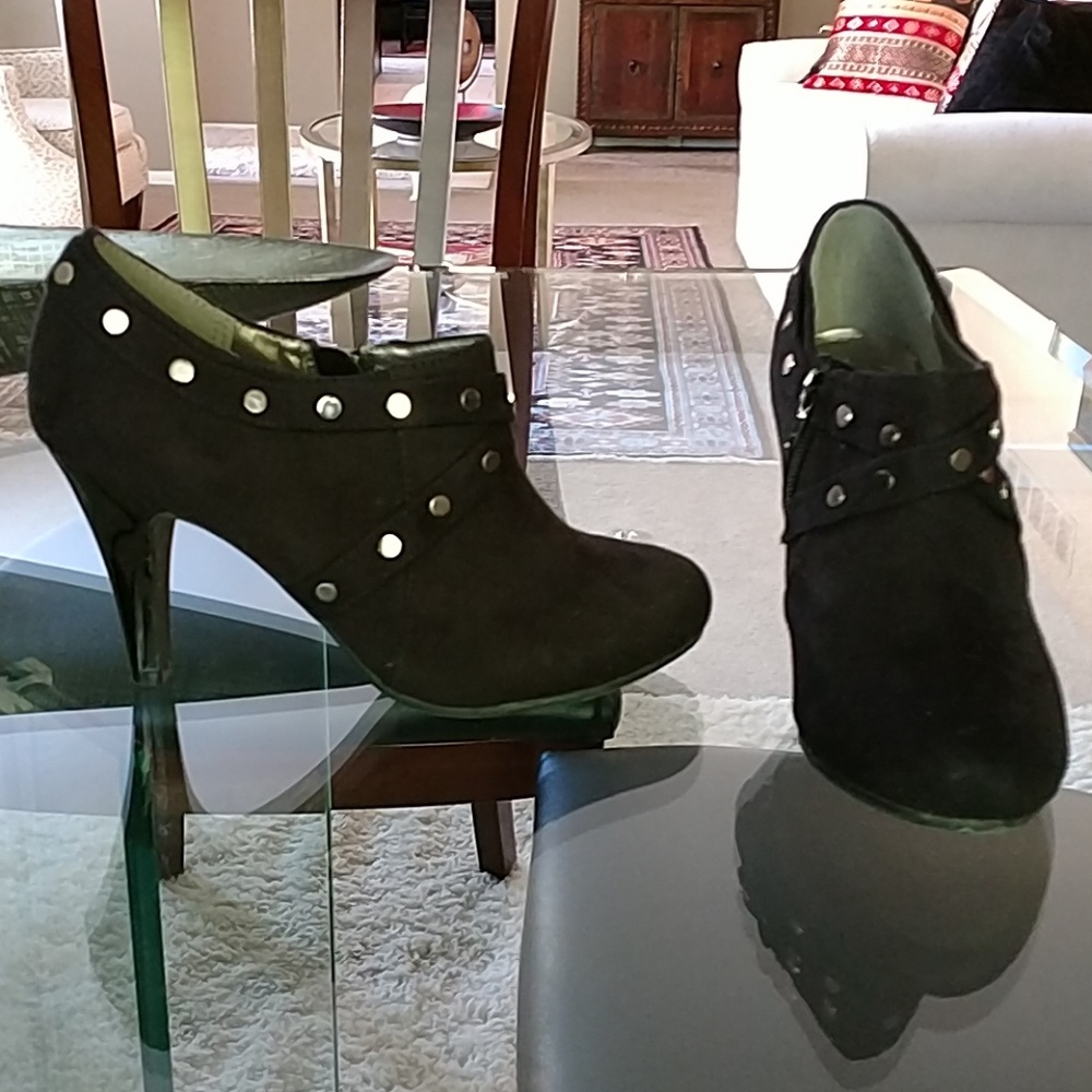 Black boots
